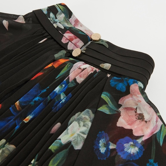 Ted Baker: High Collar, Pleated Floral Dress (Ted Size 1) - Picture 5 of 8